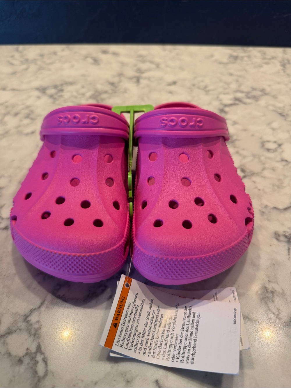 CROCS Kids Classic Clog in Bright Taffy Pink